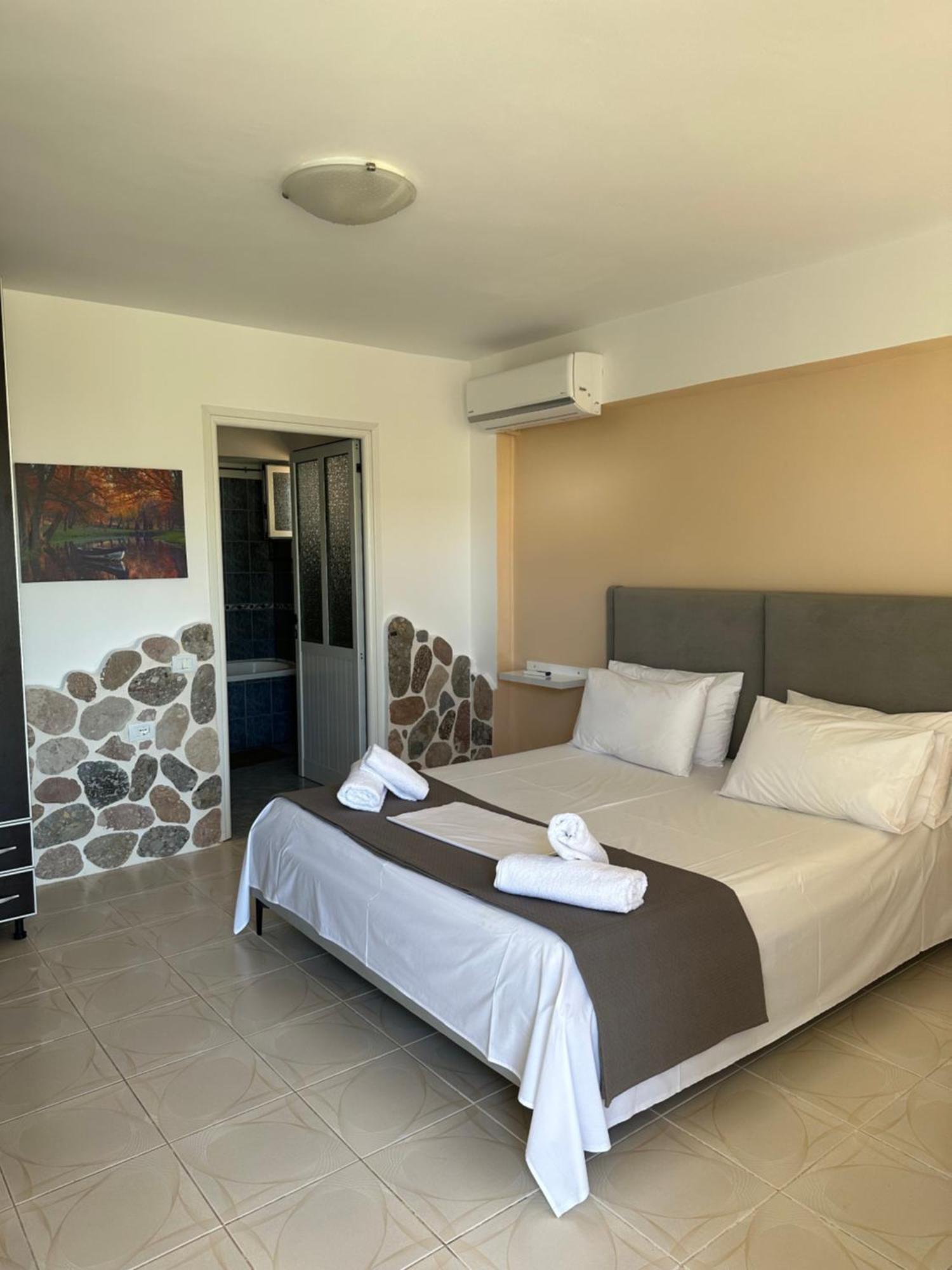 Anna House Dhermi Ngoại thất bức ảnh